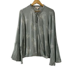 Sandy and Sid Floral Bell Sleeve Top Large